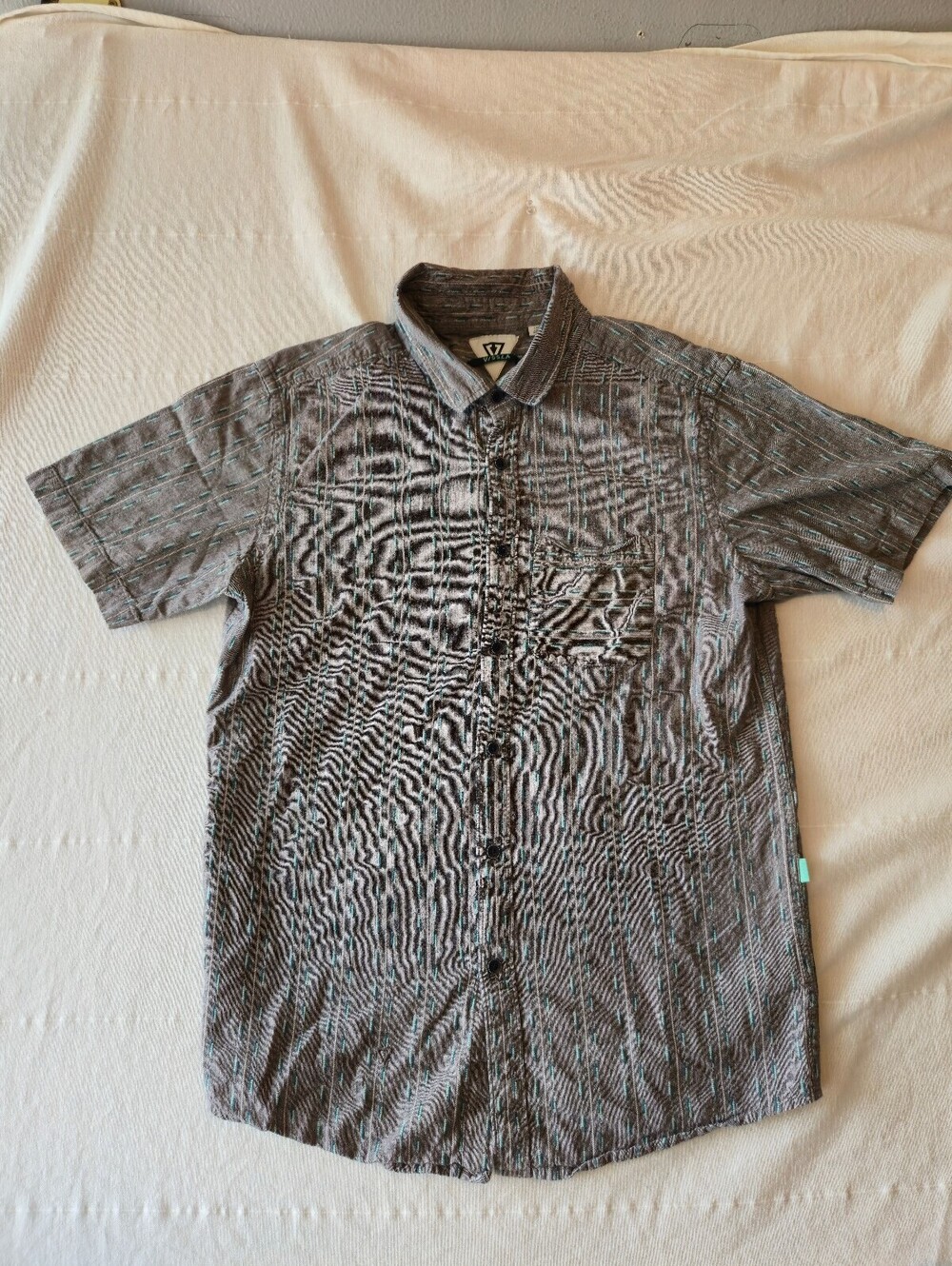 Vissla Men's Short Sleeve Button-Up Shirt Large